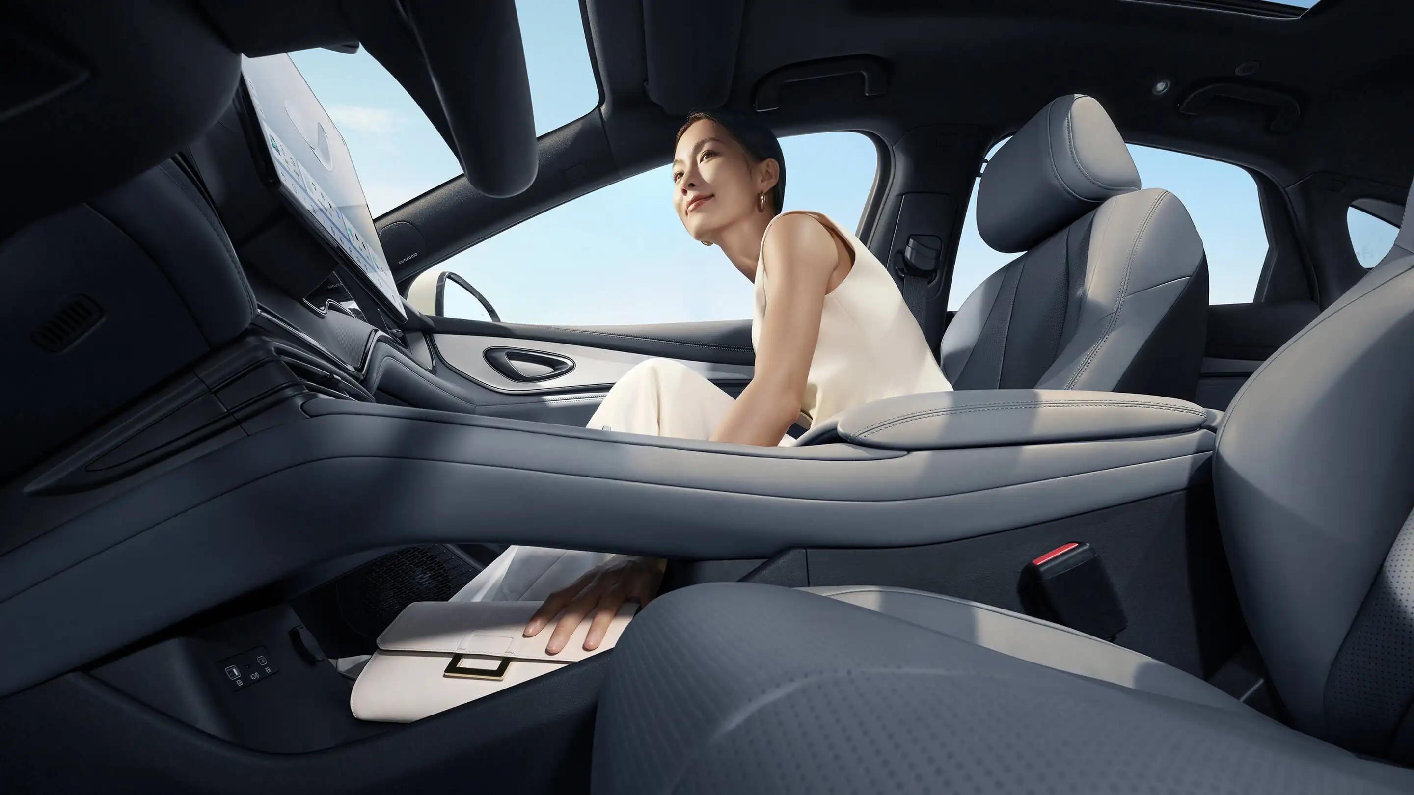 BYD Seal 07 DM-i фото 15