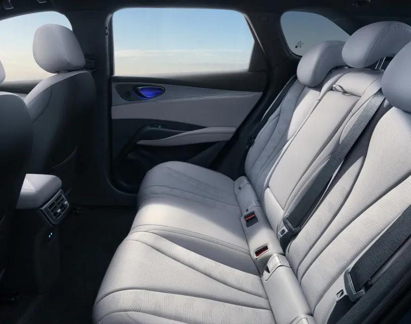 BYD Seal 06 DM-i Touring фото 10