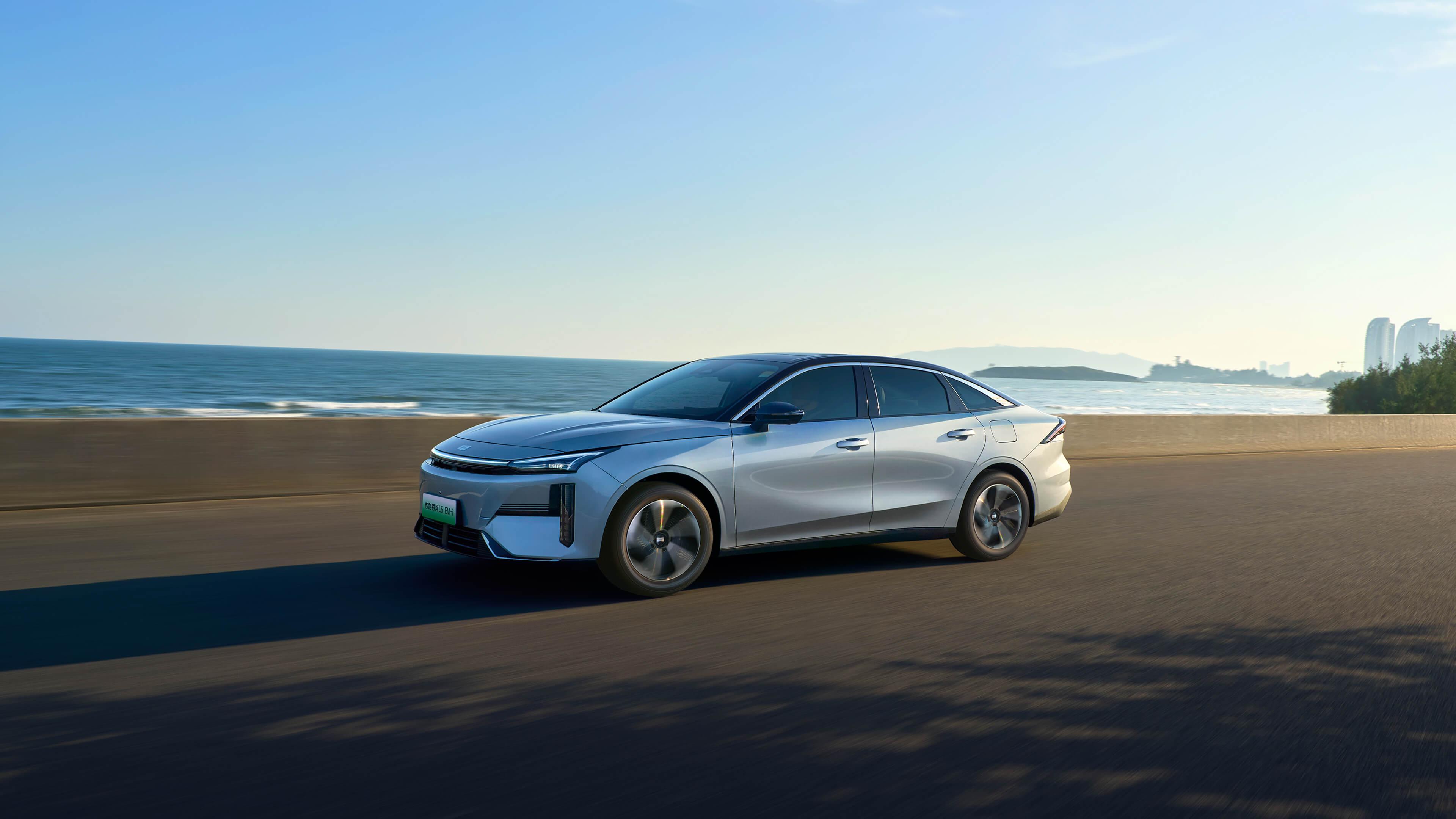 Geely Galaxy L6 фото 13