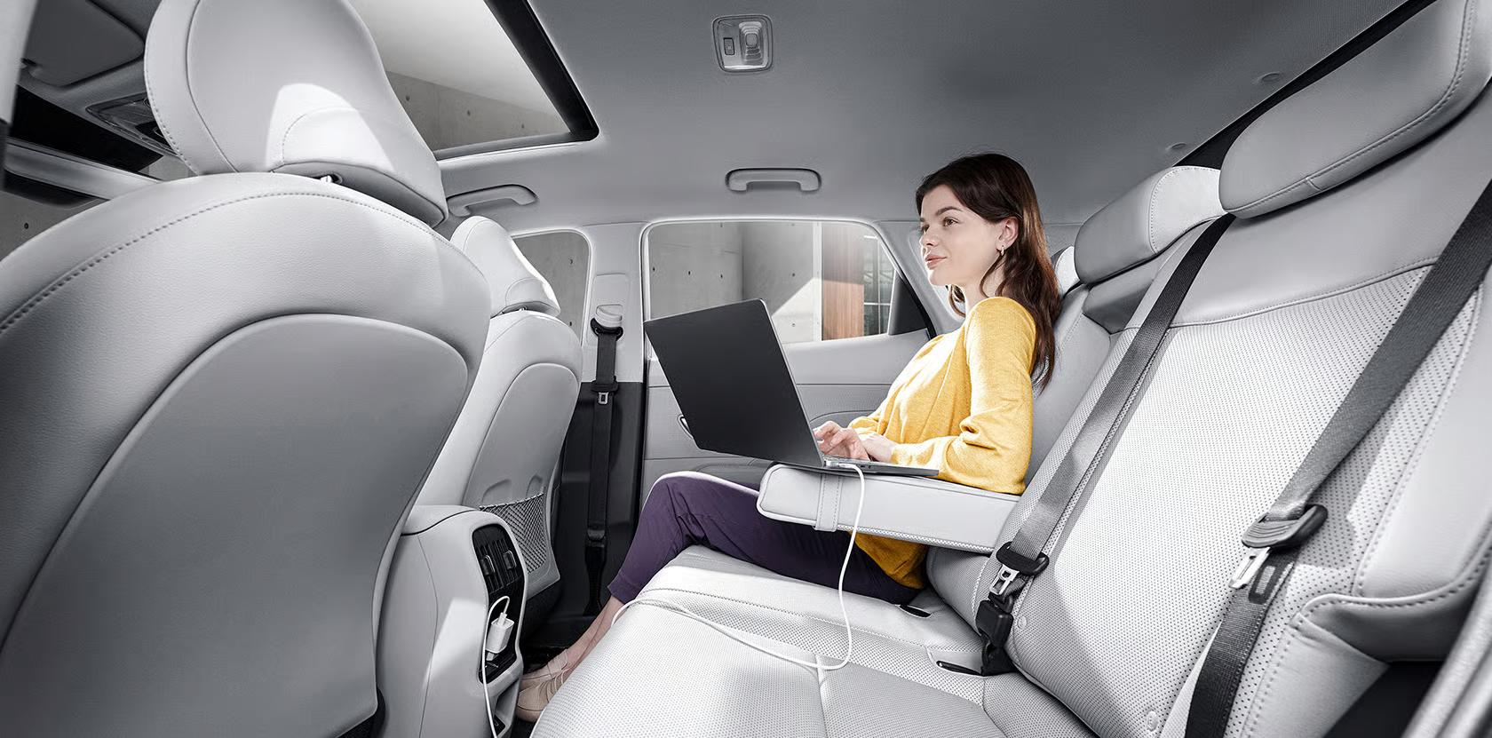 Hyundai KONA Electric фото 10