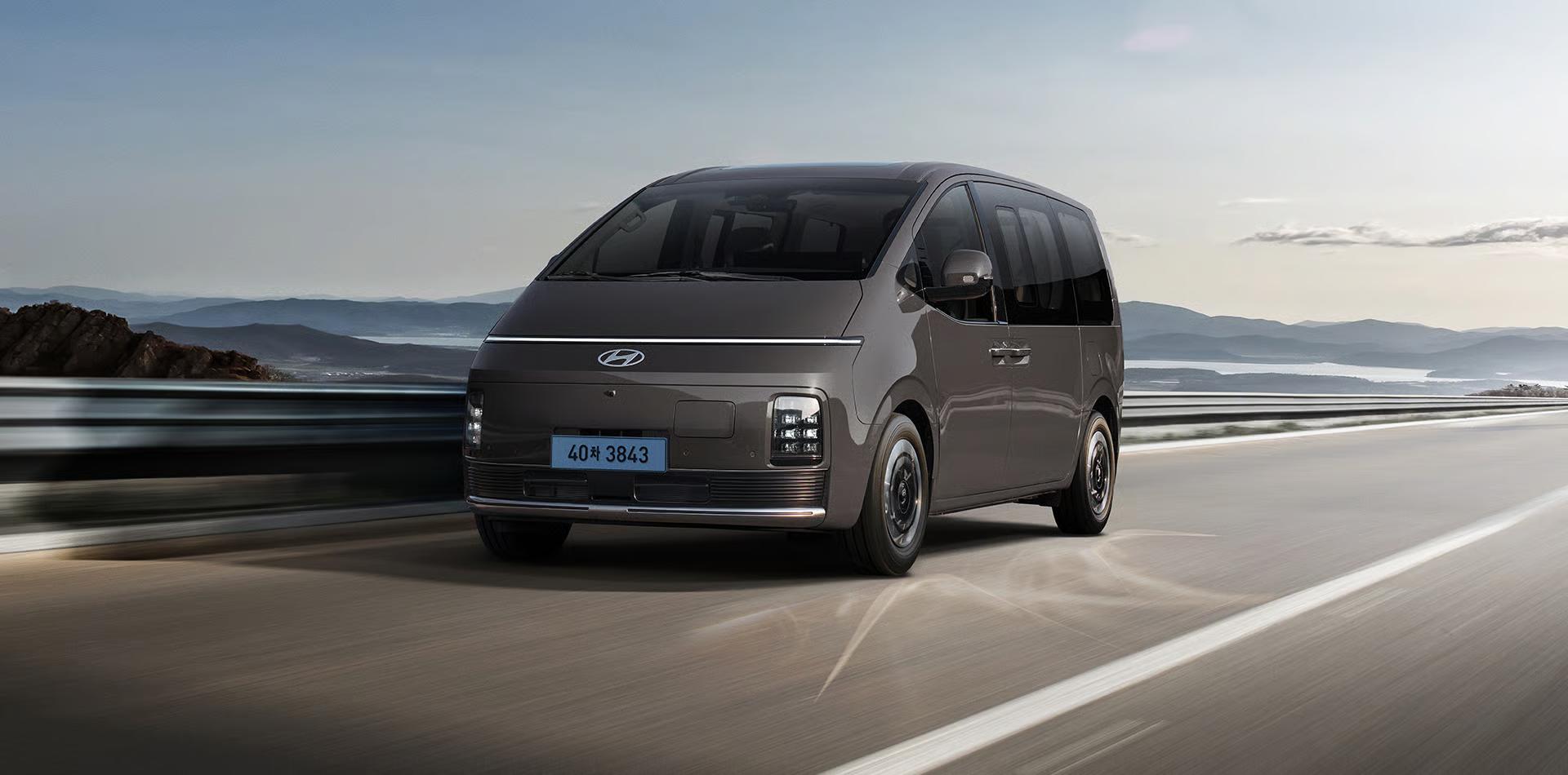 Hyundai STARIA Limousine Electric фото 21