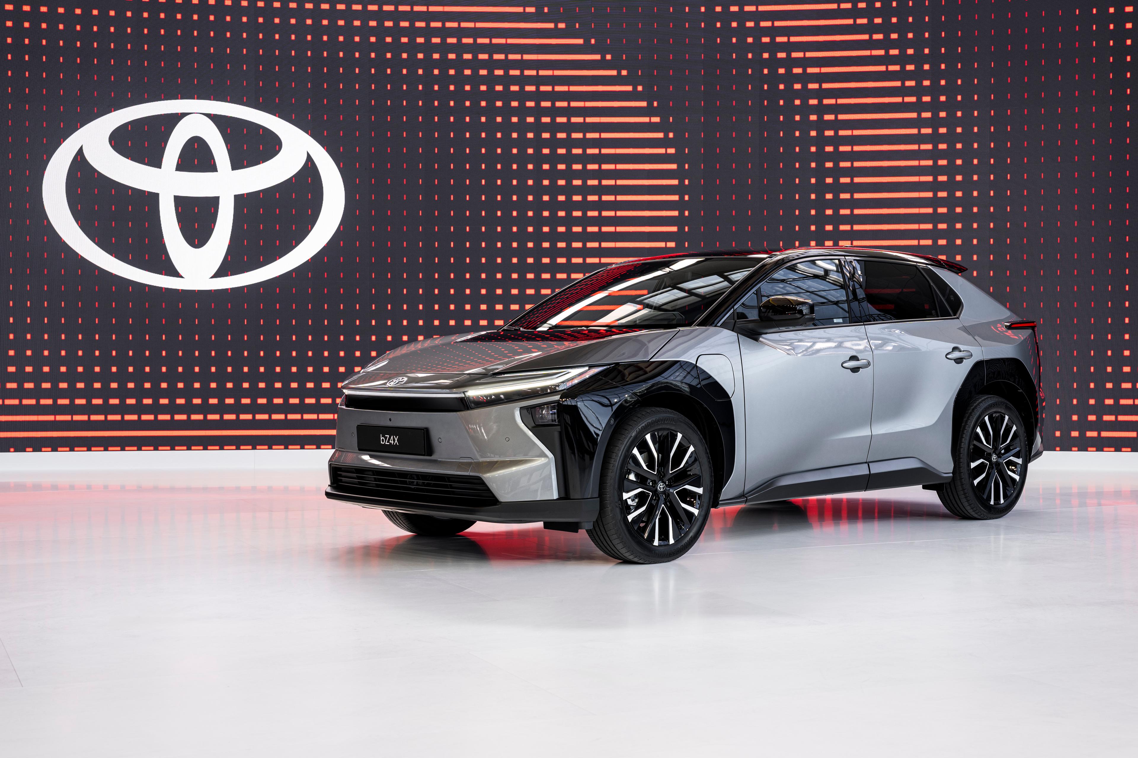 Toyota bZ4X фото 17