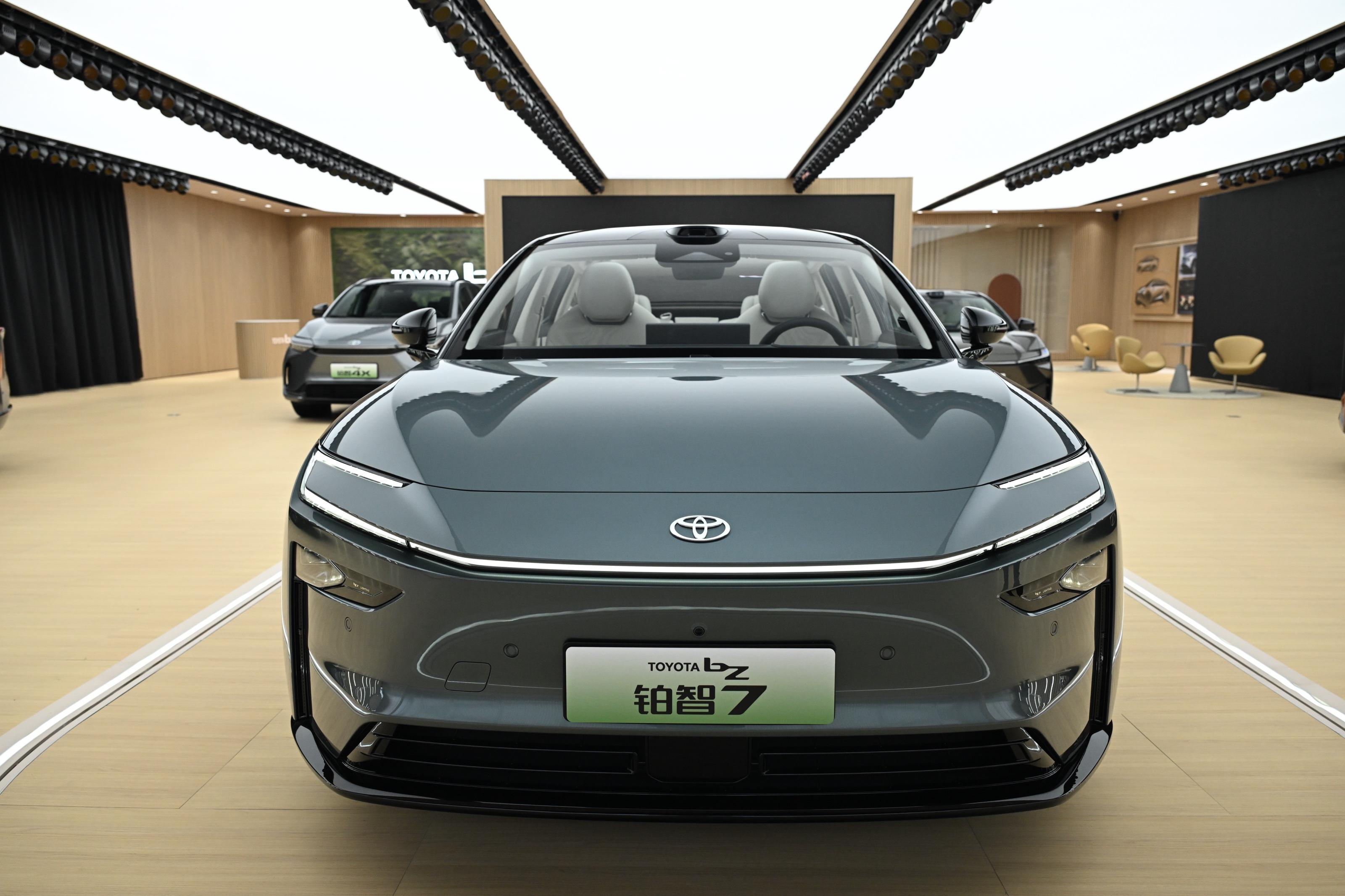 Toyota bZ7 фото 3
